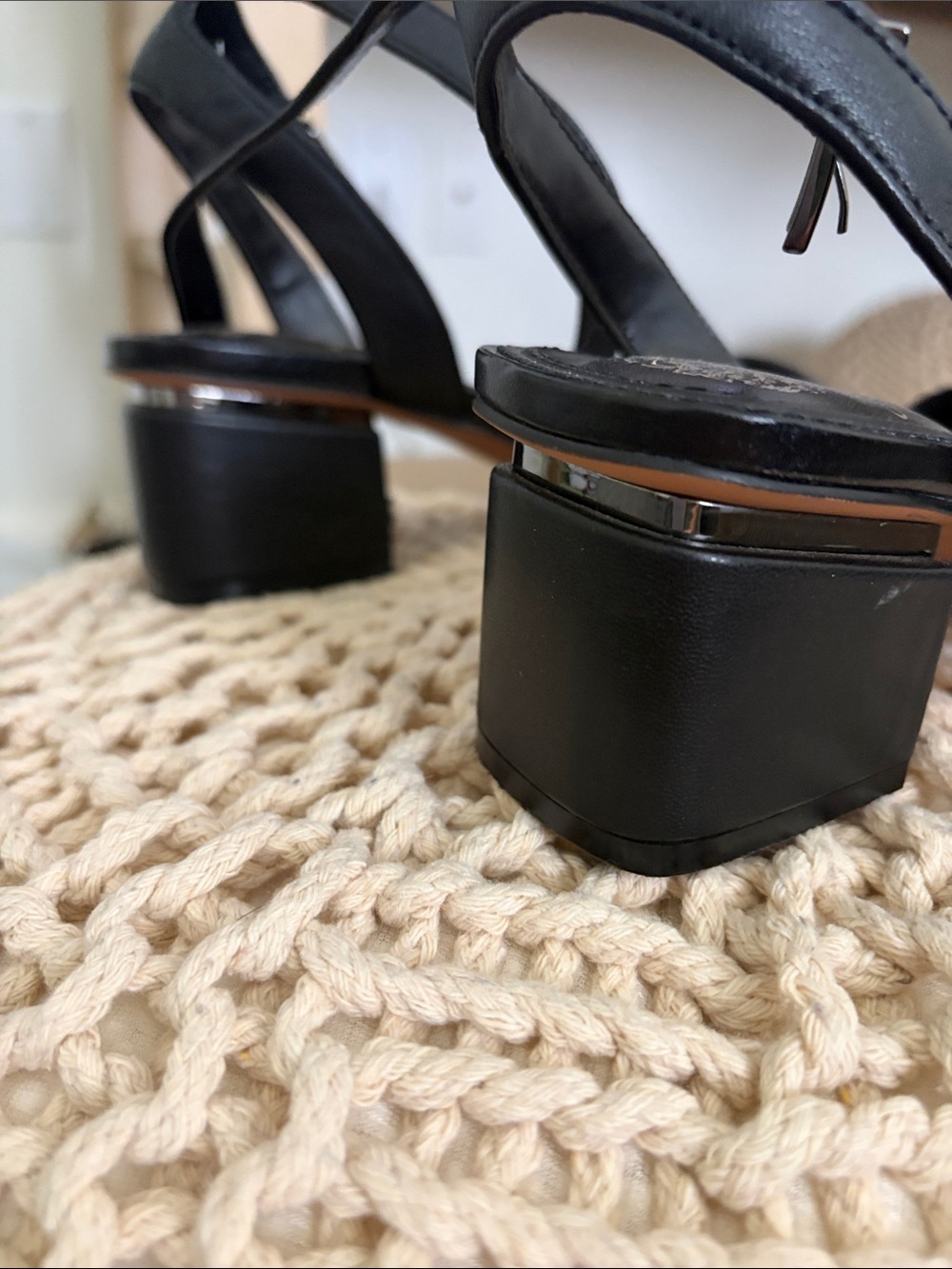 Vince capitol Black Leather Block Heel Sandals - Picture 3 of 3